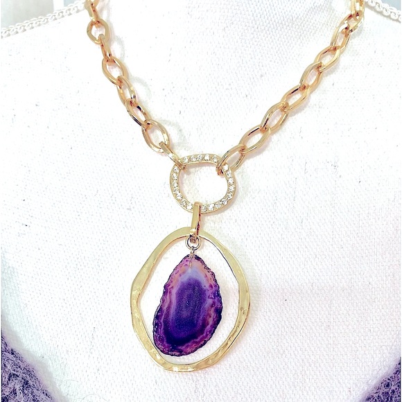 Jewelry - 🎉Host Pick🎉 Vintage Boutique goldtone purple agate stone statement necklace NWT